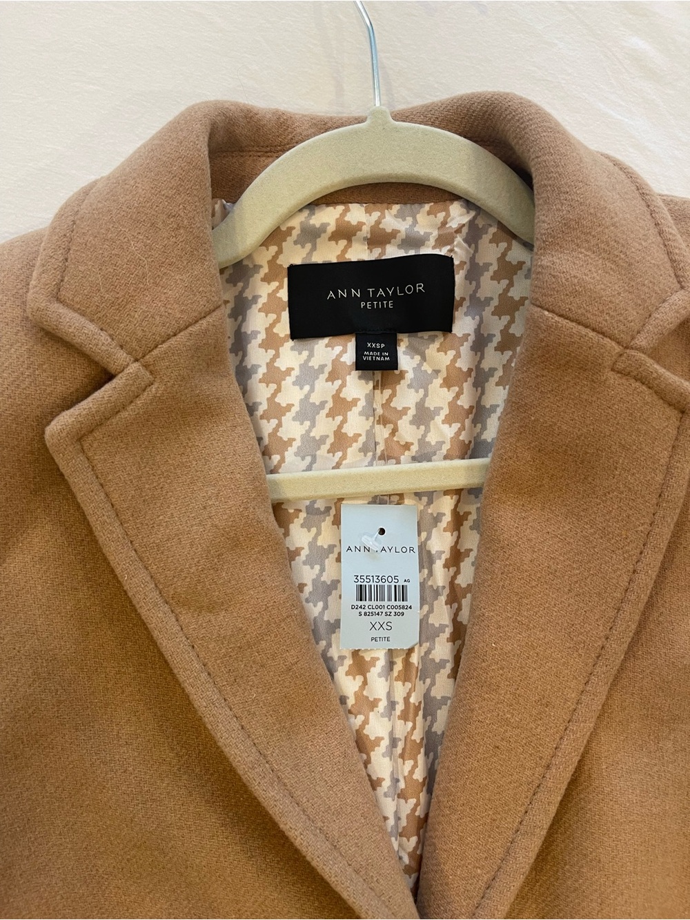 Ann Taylor classic camel color Single-Button Wool-Blend Notch Lapel Coat - Picture 4 of 4